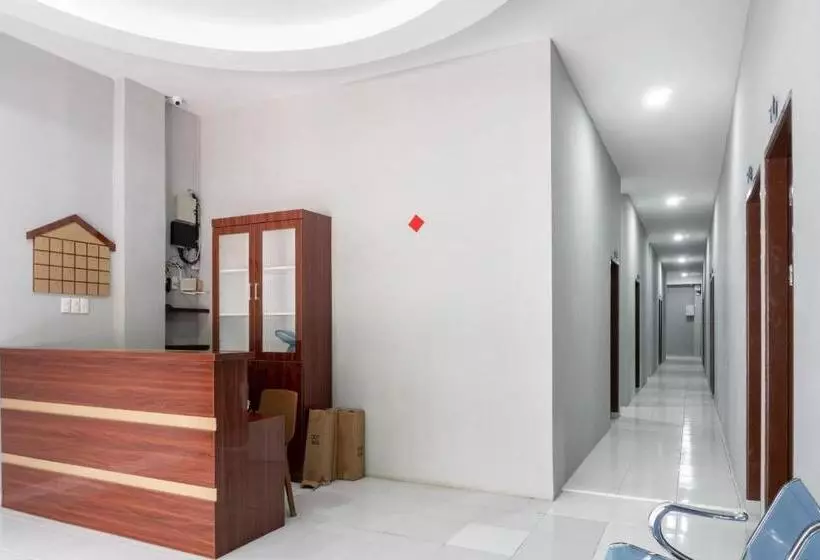 ペンション Reddoorz Near Manhattan Square Medan