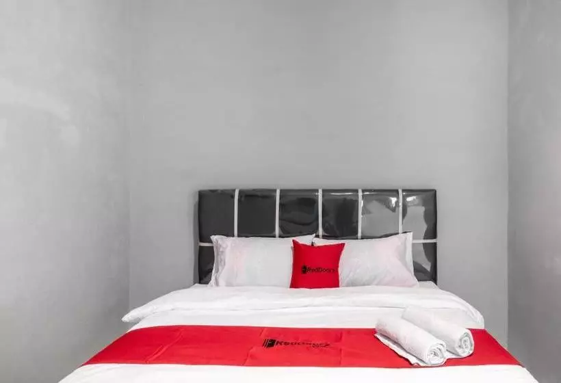 ペンション Reddoorz Near Manhattan Square Medan