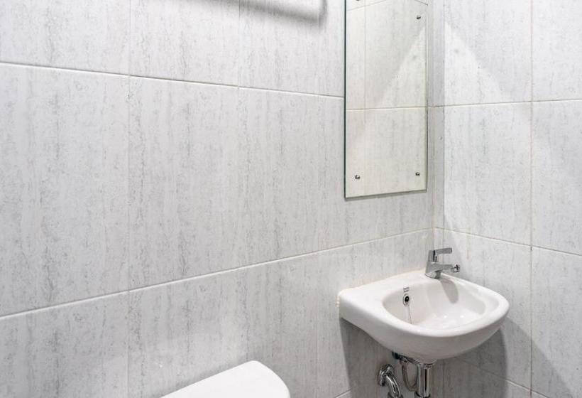 פנסיון Reddoorz Near Manhattan Square Medan