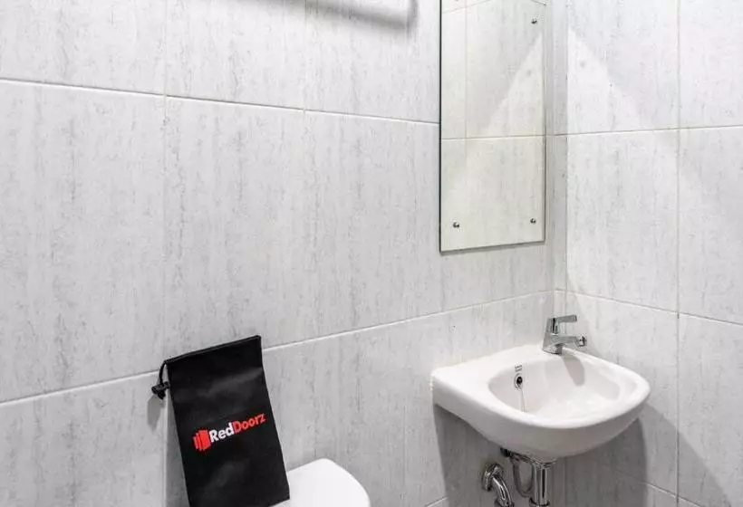 ペンション Reddoorz Near Manhattan Square Medan