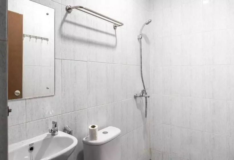 ペンション Reddoorz Near Manhattan Square Medan