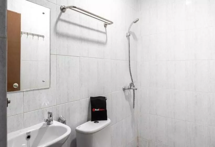 ペンション Reddoorz Near Manhattan Square Medan