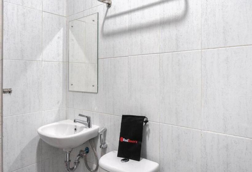 פנסיון Reddoorz Near Manhattan Square Medan