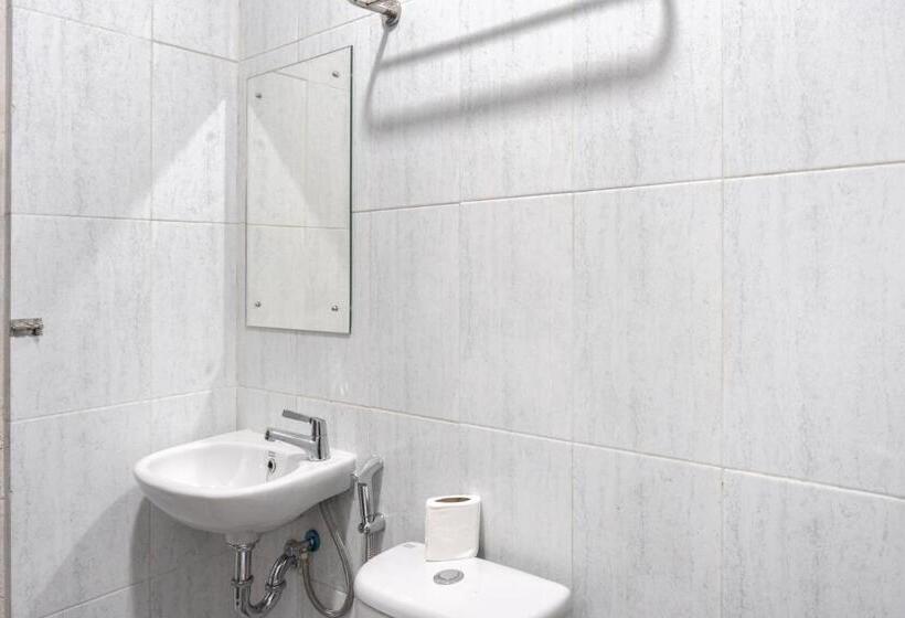 פנסיון Reddoorz Near Manhattan Square Medan