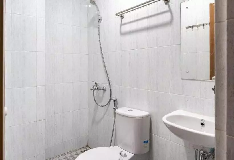 ペンション Reddoorz Near Manhattan Square Medan