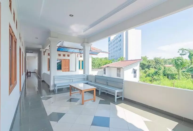 Majatalo Reddoorz @ Pemuda Street Cirebon