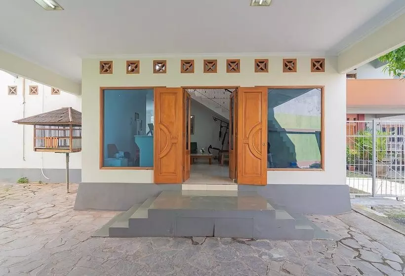 Majatalo Reddoorz @ Pemuda Street Cirebon