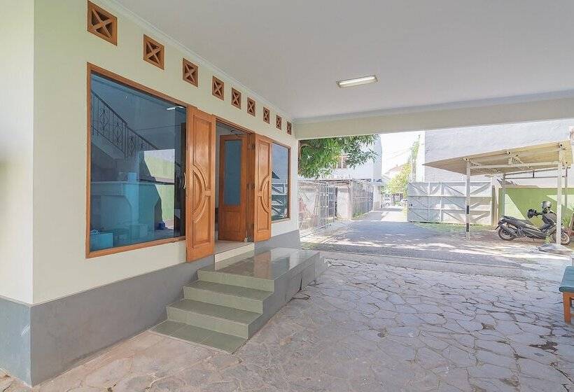 Pension (Hôtel basse catégorie) Reddoorz @ Pemuda Street Cirebon