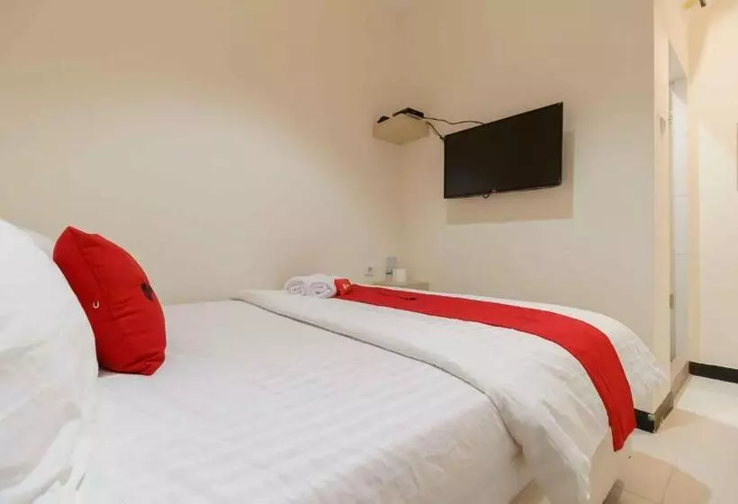 ペンション Reddoorz Plus Near Millenium Ict Centre Medan 2