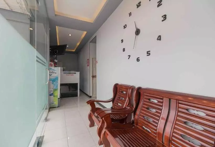 ペンション Reddoorz Plus Near Millenium Ict Centre Medan 2