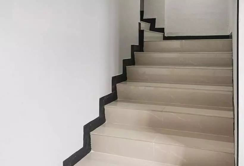 ペンション Reddoorz Plus Near Millenium Ict Centre Medan 2