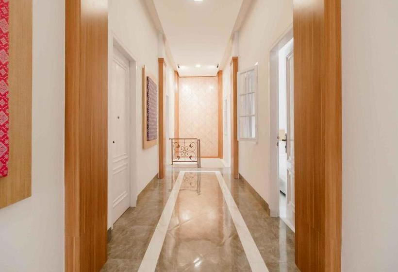 بنسيون Reddoorz Plus Syariah @ Jalan Dr Sutomo Padang