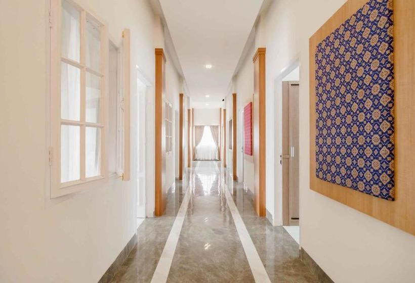 بنسيون Reddoorz Plus Syariah @ Jalan Dr Sutomo Padang