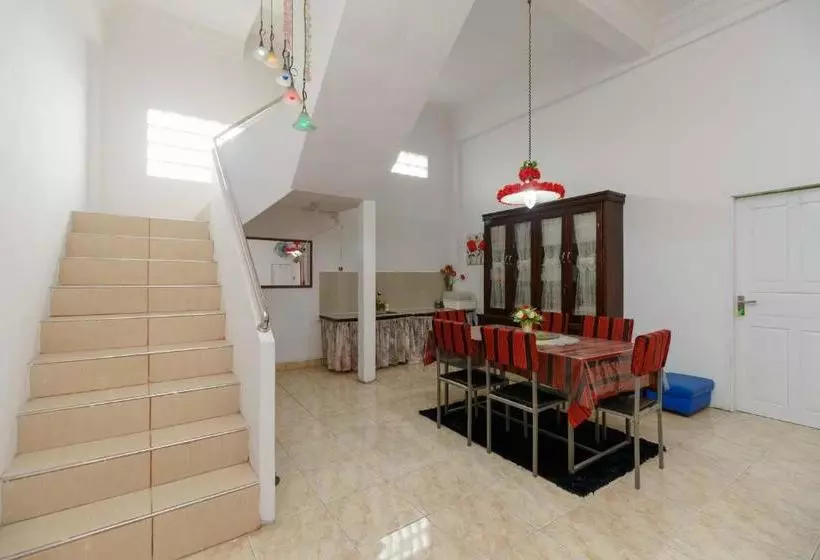 ペンション Reddoorz Syariah Near Museum Tsunami Aceh 2