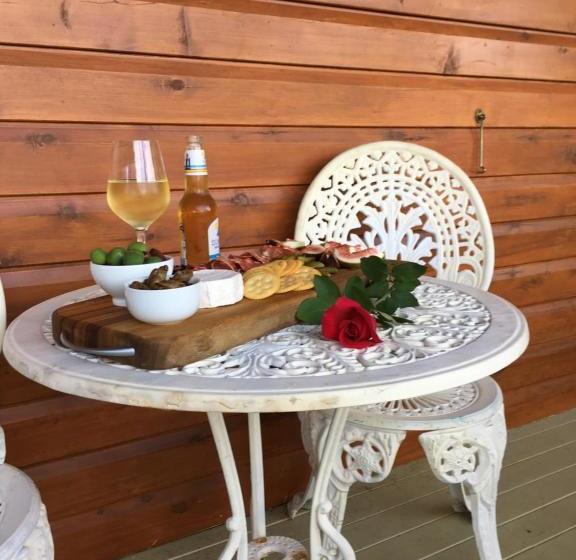 膳宿费 Sabo’s On Severn