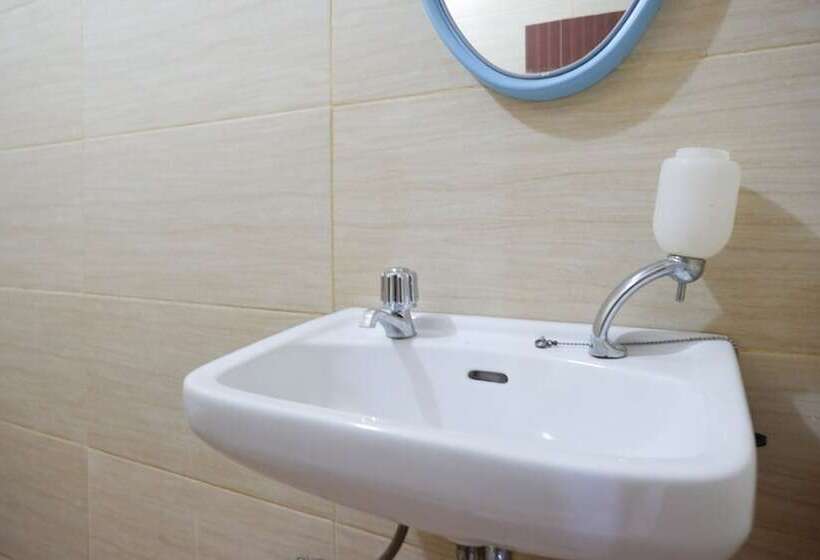 Reddoorz @ G Hotel Luwuk