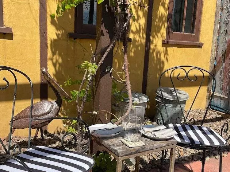 Retkeilymaja The Table Guest House