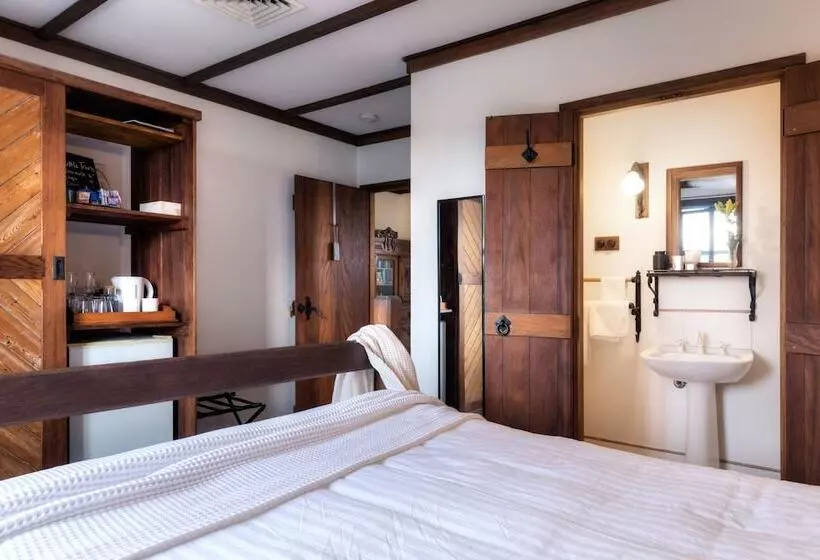 Retkeilymaja The Table Guest House