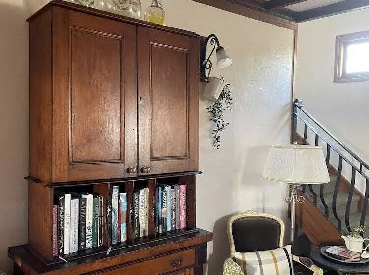 Retkeilymaja The Table Guest House