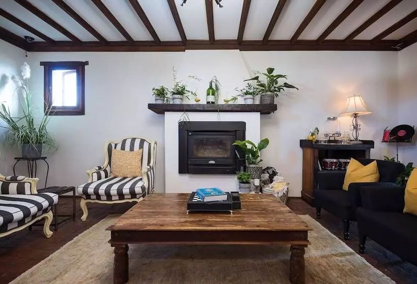 Retkeilymaja The Table Guest House