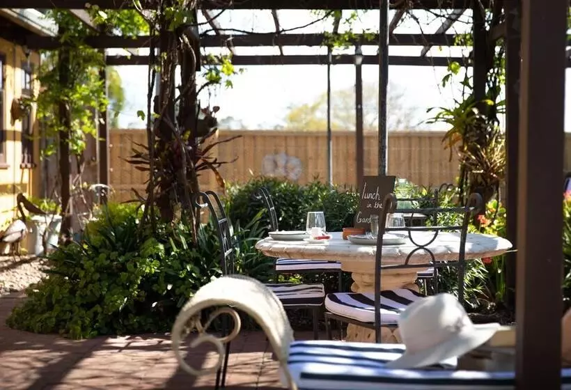 Retkeilymaja The Table Guest House