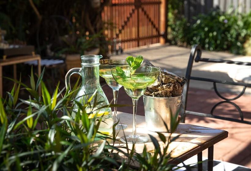 ユースホステル The Table Guest House