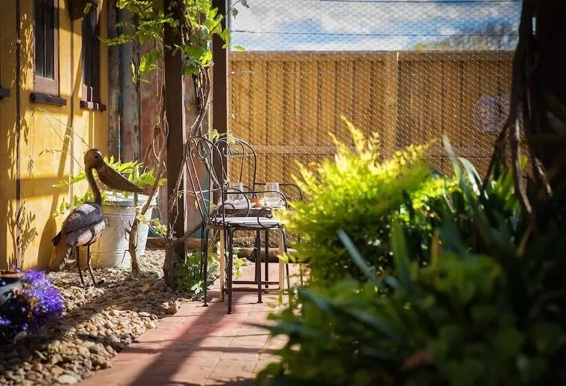 Retkeilymaja The Table Guest House