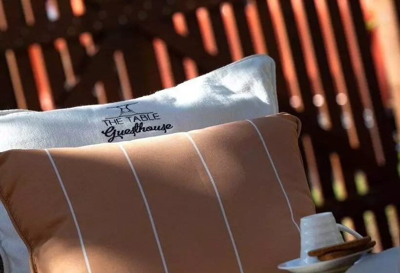 Retkeilymaja The Table Guest House