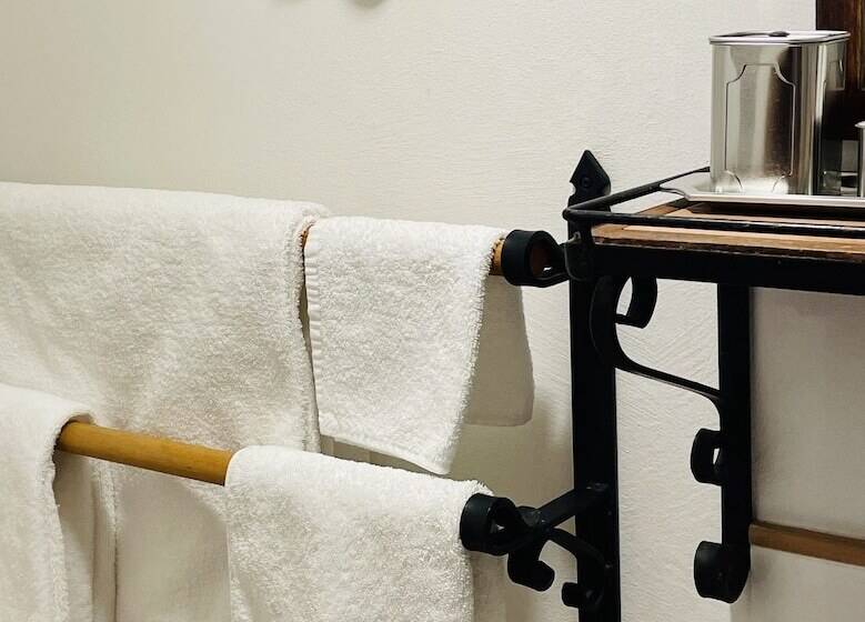 ユースホステル The Table Guest House