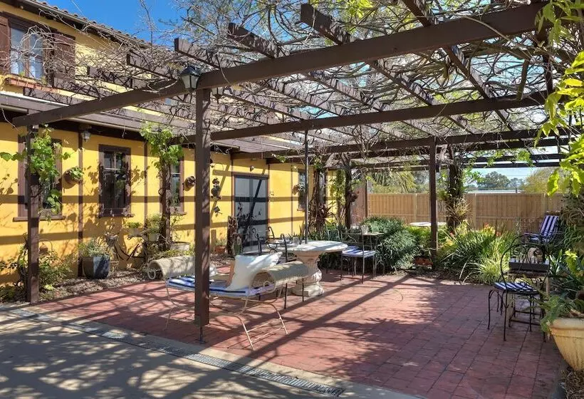 Retkeilymaja The Table Guest House