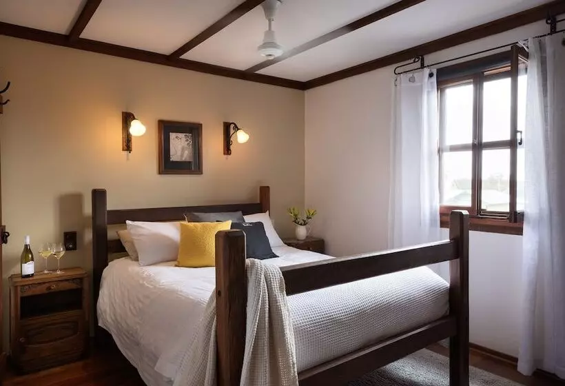 Retkeilymaja The Table Guest House