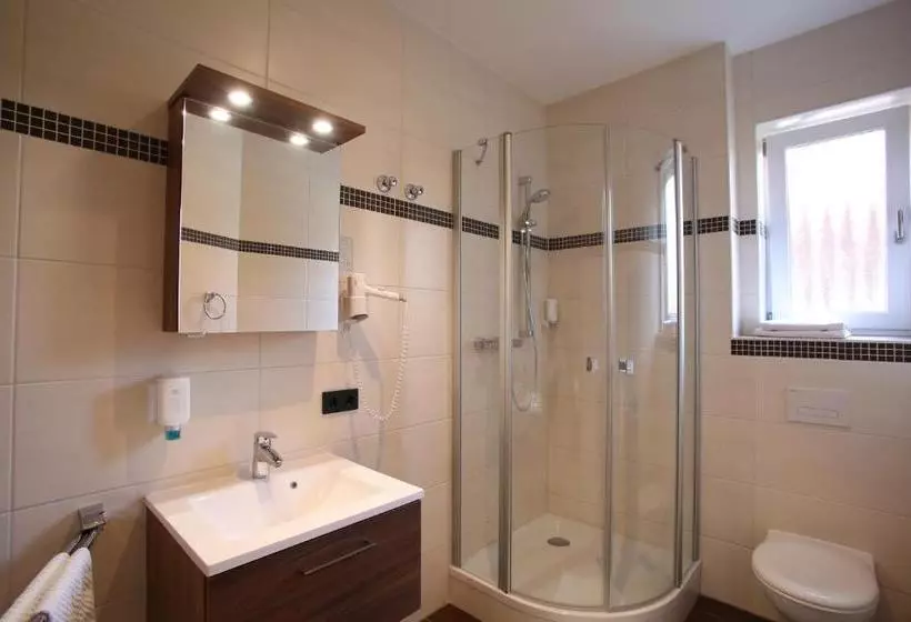 Hotelli Gasthof Fenzl