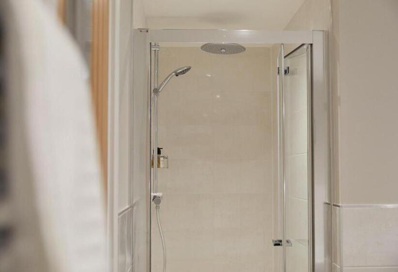 فندق The Lime Tree Inn