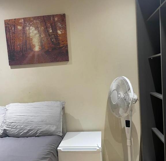 ペンション A A Guest Rooms Thamesmead