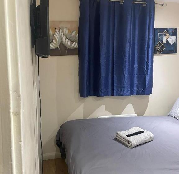 ペンション A A Guest Rooms Thamesmead