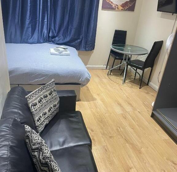 ペンション A A Guest Rooms Thamesmead