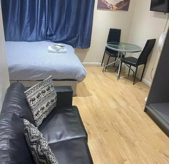 Majatalo A A Guest Rooms Thamesmead