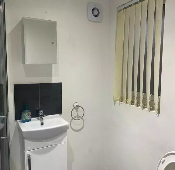 Majatalo A A Guest Rooms Thamesmead