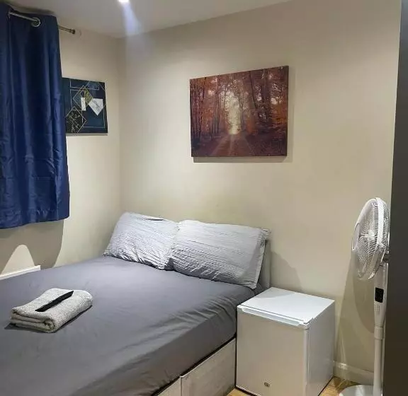 Majatalo A A Guest Rooms Thamesmead