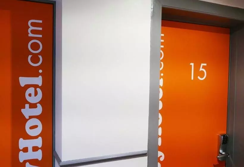 Easyhotel Zürich City Centre