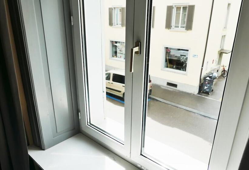 Easyhotel Zürich City Centre