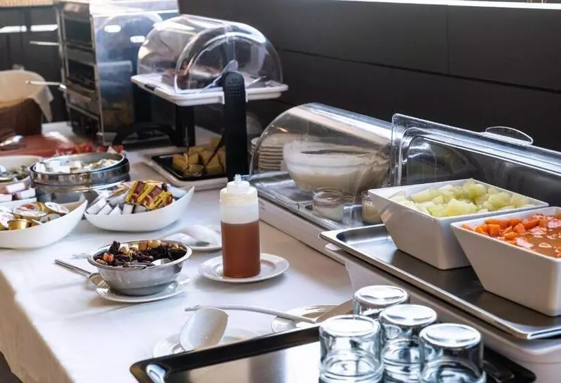 Hotel Adonis Capital