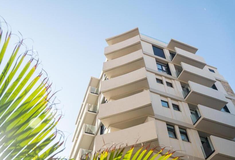 هتل Adonis Capital