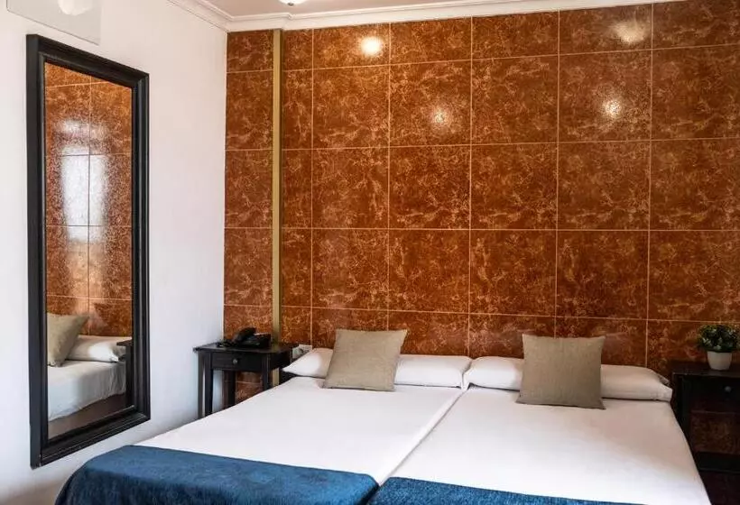 Hotel Adonis Capital