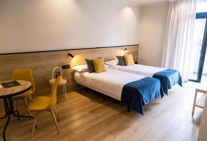 Hotel Adonis Capital