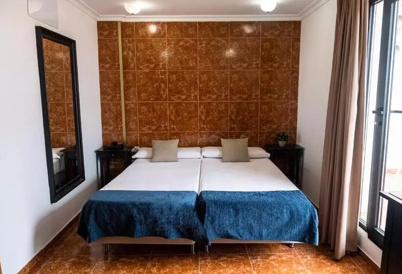 Hotel Adonis Capital