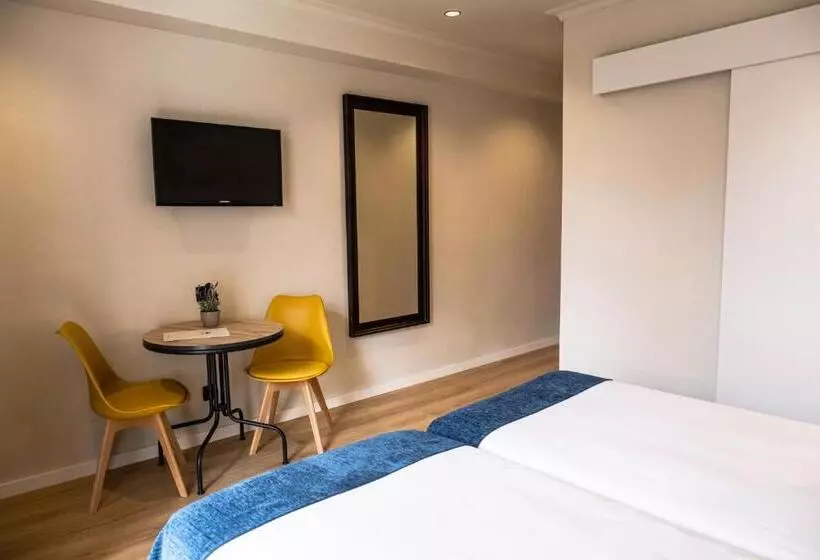 Hotel Adonis Capital