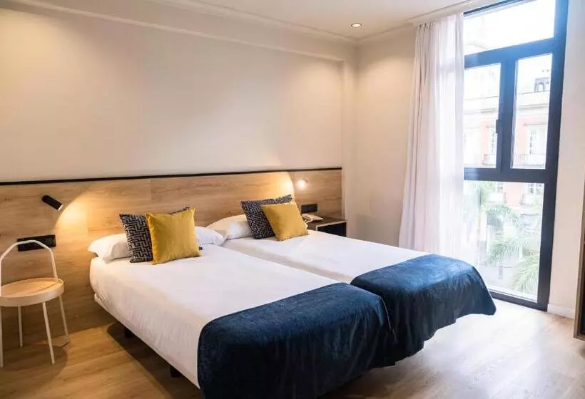 Hotel Adonis Capital