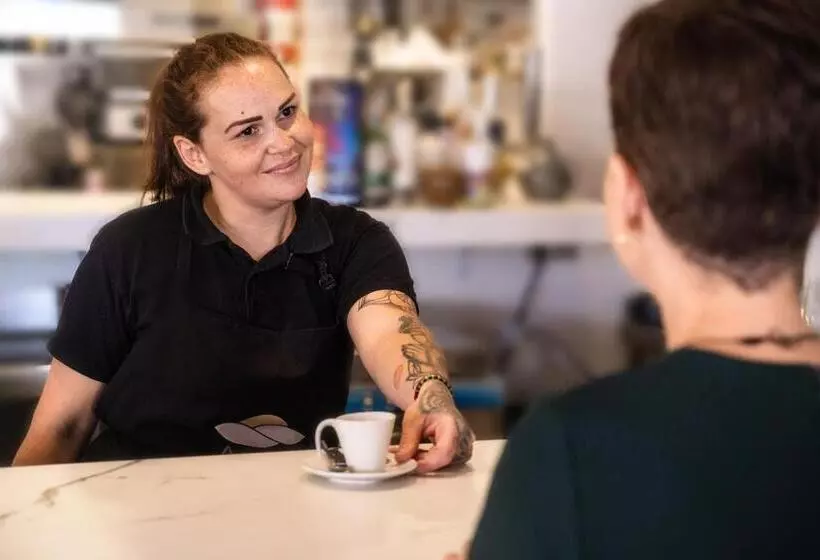 Hotel Adonis Capital