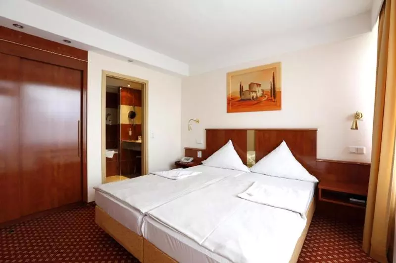 Caravelle Hotel Im Park